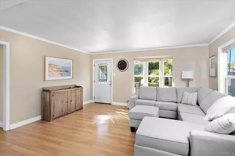 Living - 697 Ocean Vw, Encinitas, CA 92024 photo 1 of 2