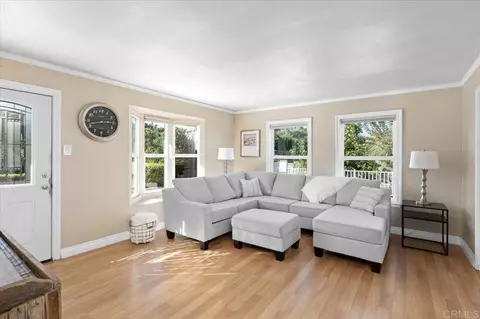 Living - 697 Ocean Vw, Encinitas, CA 92024 photo 2 of 2