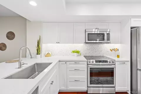 853 America Way, Del Mar, CA 92014
