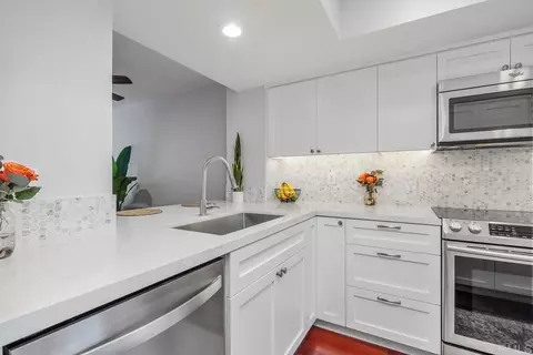 853 America Way, Del Mar, CA 92014