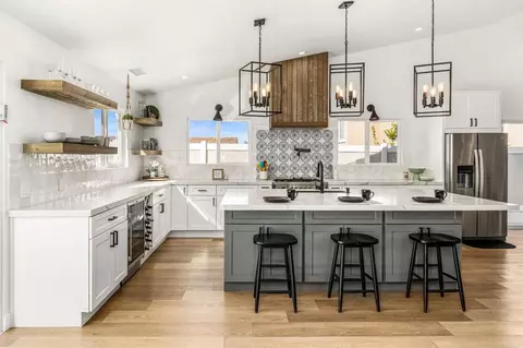 241 Richard Ct, Oceanside, CA 92056