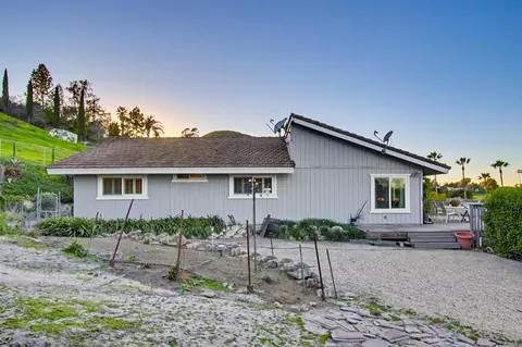 Exterior - 5012 Sleeping Indian Rd, Fallbrook, CA 92028 photo 18 of 31