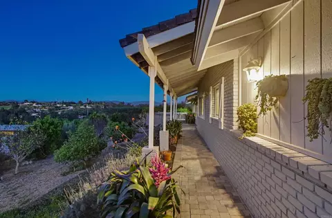 Exterior - 5012 Sleeping Indian Rd, Fallbrook, CA 92028 photo 2 of 31