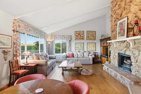 Living - 5012 Sleeping Indian Rd, Fallbrook, CA 92028 photo 2 of 9