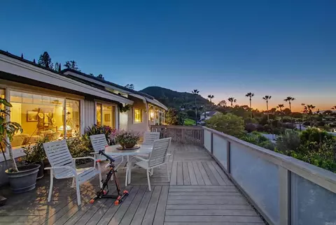 Exterior - 5012 Sleeping Indian Rd, Fallbrook, CA 92028 photo 4 of 31