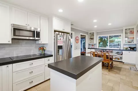 Kitchen - 5012 Sleeping Indian Rd, Fallbrook, CA 92028 photo 5 of 6