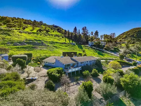 View/Area - 5012 Sleeping Indian Rd, Fallbrook, CA 92028 photo 3 of 5