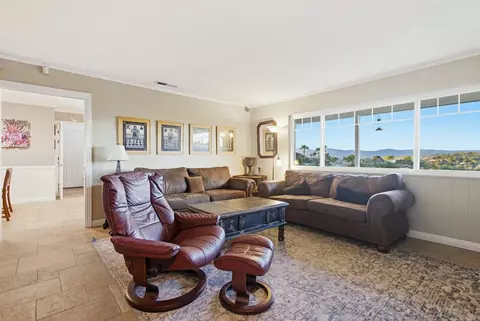 Living - 5012 Sleeping Indian Rd, Fallbrook, CA 92028 photo 6 of 9