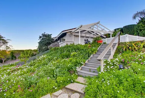 Exterior - 5012 Sleeping Indian Rd, Fallbrook, CA 92028 photo 9 of 31