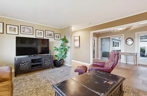 Living - 5012 Sleeping Indian Rd, Fallbrook, CA 92028 photo 8 of 9