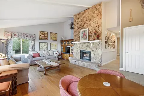 Living - 5012 Sleeping Indian Rd, Fallbrook, CA 92028 photo 3 of 9