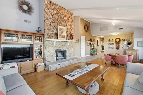 Living - 5012 Sleeping Indian Rd, Fallbrook, CA 92028 photo 4 of 9