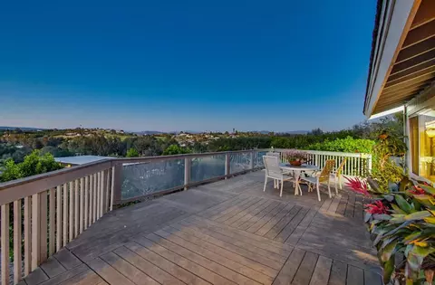 Exterior - 5012 Sleeping Indian Rd, Fallbrook, CA 92028 photo 6 of 31