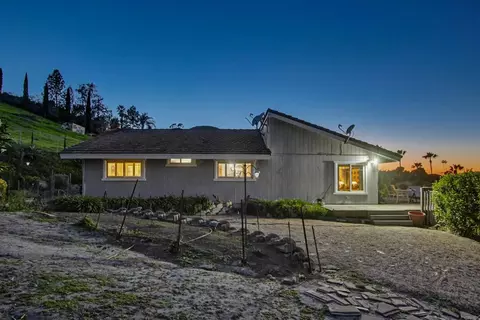 Exterior - 5012 Sleeping Indian Rd, Fallbrook, CA 92028 photo 30 of 31