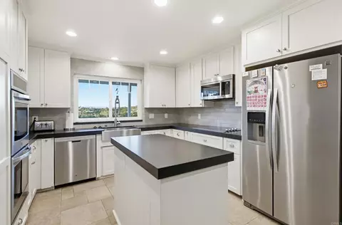Kitchen - 5012 Sleeping Indian Rd, Fallbrook, CA 92028 photo 2 of 6