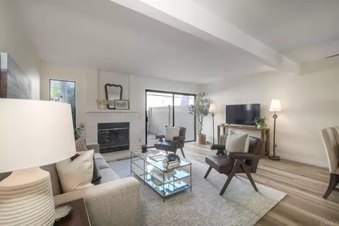907 Hickory Ct, Carlsbad, CA 92011