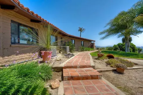 Exterior - 3149 Old Post Rd, Fallbrook, CA 92028 photo 3 of 12