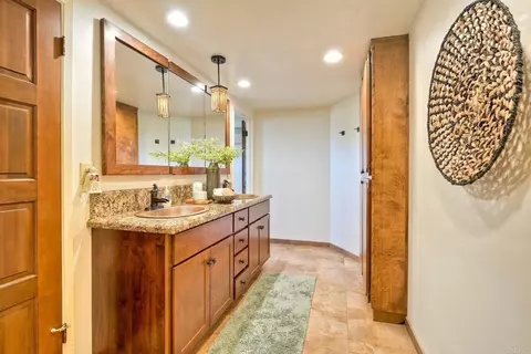 Bath - 3149 Old Post Rd, Fallbrook, CA 92028 photo 3 of 6