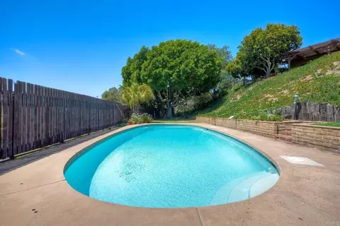 Exterior - 3149 Old Post Rd, Fallbrook, CA 92028 photo 4 of 12