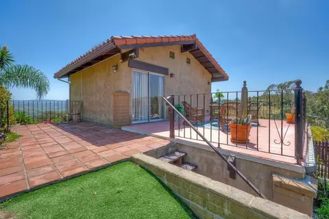 Exterior - 3149 Old Post Rd, Fallbrook, CA 92028 photo 1 of 12