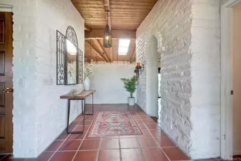 Entry Way - 3149 Old Post Rd, Fallbrook, CA 92028 photo 2 of 3