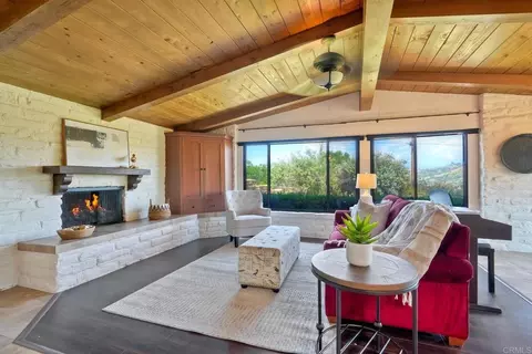Living - 3149 Old Post Rd, Fallbrook, CA 92028 photo 4 of 5