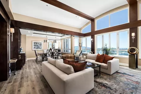 3890 Nobel Dr #2102, San Diego, CA 92122