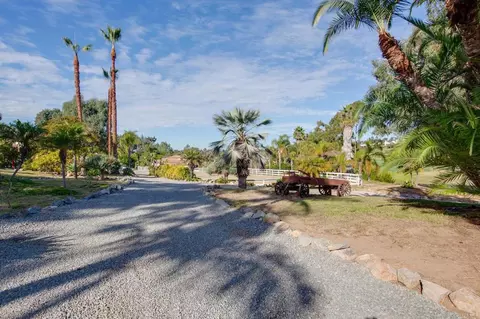 Exterior - 623 Quail Gardens Ln, Encinitas, CA 92024 photo 6 of 8