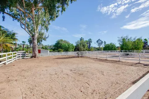 Exterior - 623 Quail Gardens Ln, Encinitas, CA 92024 photo 3 of 8