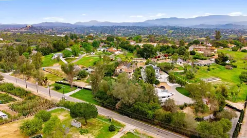 View/Area - 370 Spanish Spur, Fallbrook, CA 92028 photo 2 of 4