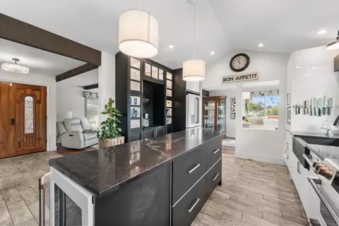 Kitchen - 370 Spanish Spur, Fallbrook, CA 92028 photo 6 of 7