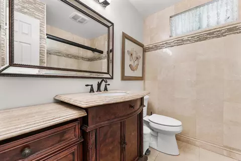 Bath - 370 Spanish Spur, Fallbrook, CA 92028 photo 4 of 4