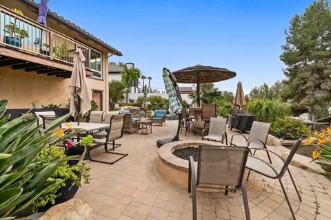 Exterior - 370 Spanish Spur, Fallbrook, CA 92028 photo 5 of 16