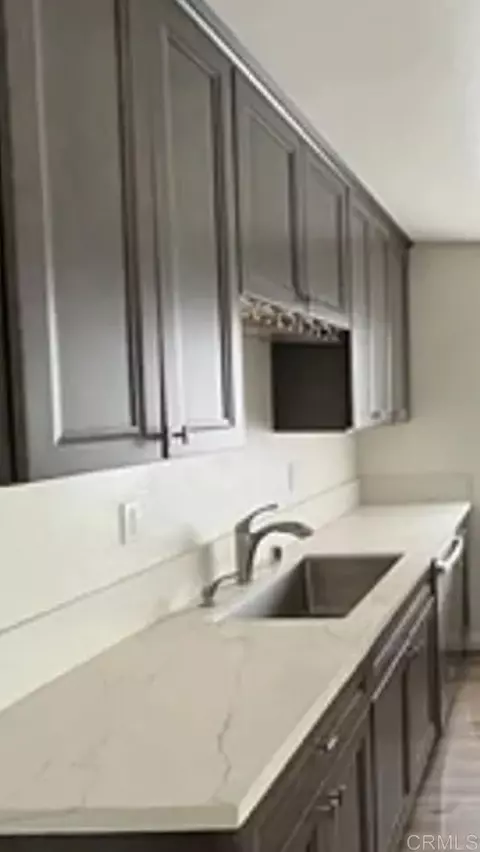 1250 Parker Pl, San Diego, CA 92109
