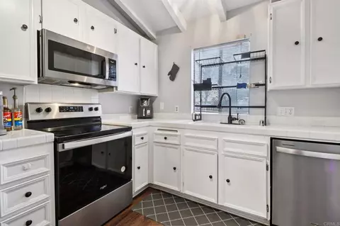 Kitchen - 15696 Davis Cup Ln, Ramona, CA 92065 photo 2 of 2