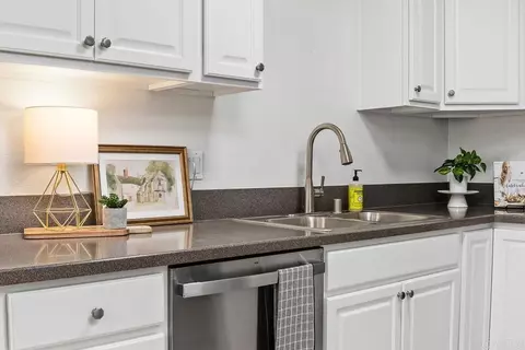 Kitchen - 3422 Seabreeze Walk, Oceanside, CA 92056 photo 3 of 5
