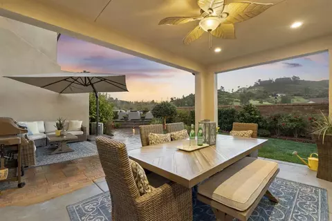 21821 Deer Grass Dr, Escondido, CA 92029