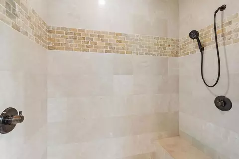 Bath - 4229 Bridlewood Rd, Fallbrook, CA 92028 photo 5 of 7