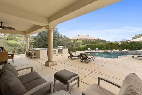 Exterior - 4229 Bridlewood Rd, Fallbrook, CA 92028 photo 7 of 12