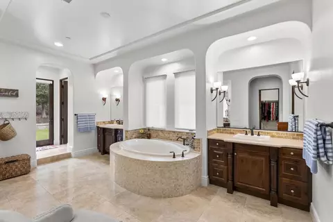 Bath - 4229 Bridlewood Rd, Fallbrook, CA 92028 photo 2 of 7