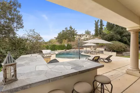 Exterior - 4229 Bridlewood Rd, Fallbrook, CA 92028 photo 8 of 12