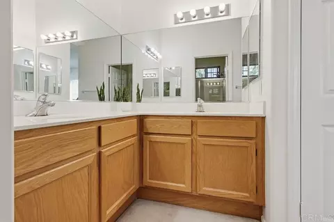 Bath - 4002 Craven Rd #4, Oceanside, CA 92057 photo 4 of 6