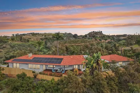 2918 Los Campos Dr, Fallbrook, CA 92028