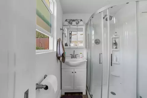 Bath - 128 Frontier Dr, Oceanside, CA 92054 photo 3 of 3