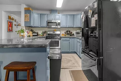 Kitchen - 128 Frontier Dr, Oceanside, CA 92054 photo 2 of 3
