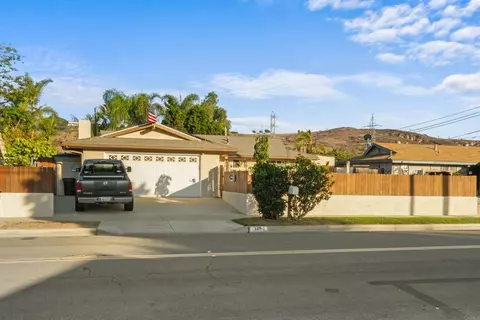128 Frontier Dr, Oceanside, CA 92054