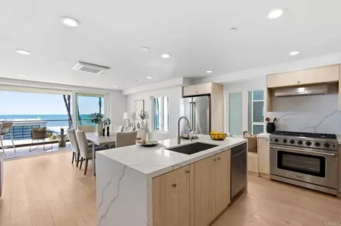 212 S Pacific St, Oceanside, CA 92054