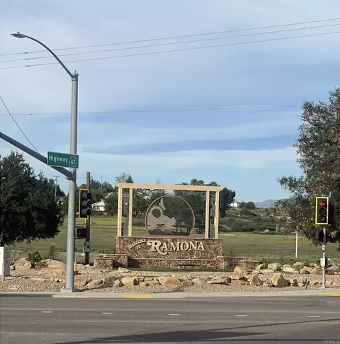 19147 Las Encinas Dr, Ramona, CA 92065