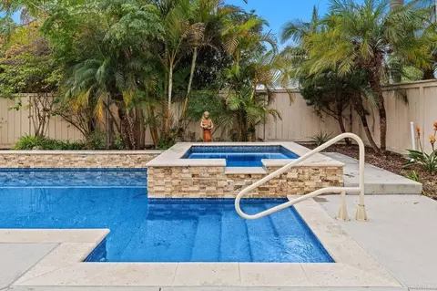 1825 Hummock Ln, Encinitas, CA 92024