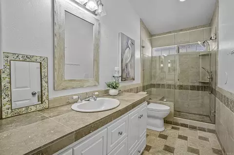 Bath - 1460 Orpheus Ave, Encinitas, CA 92024 photo 1 of 4